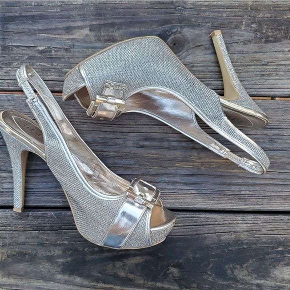 Guess Shoes - GUESS Shoes Pumps Platform silver sz 8M